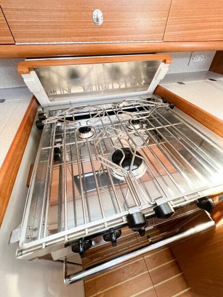 2019 Catalina 425