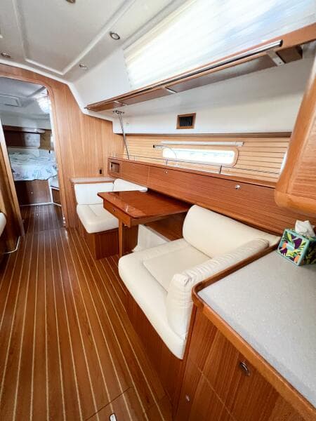 2019 Catalina 425