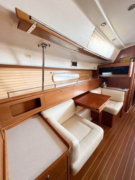 2019 Catalina 425