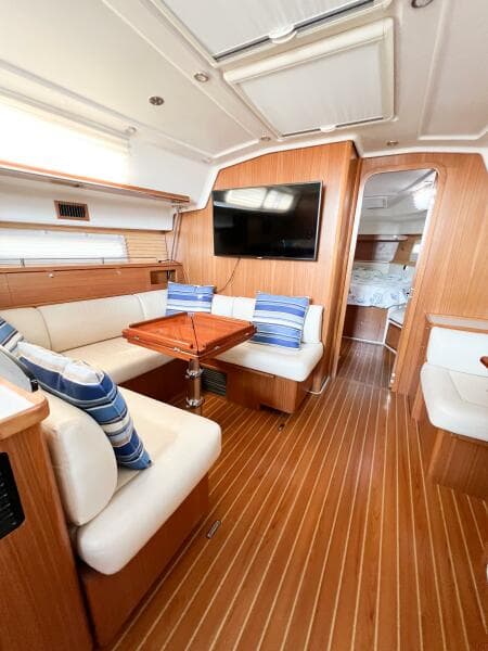 2019 Catalina 425