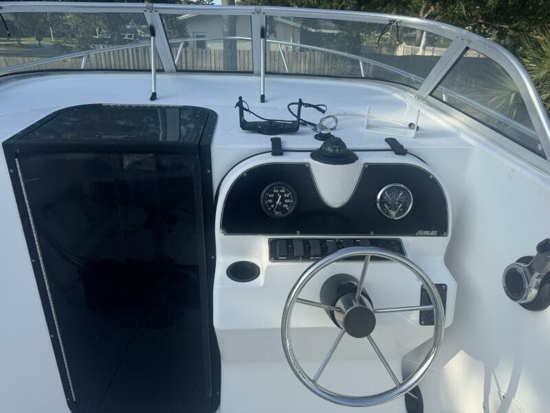 2004 Angler 220 Walkaround