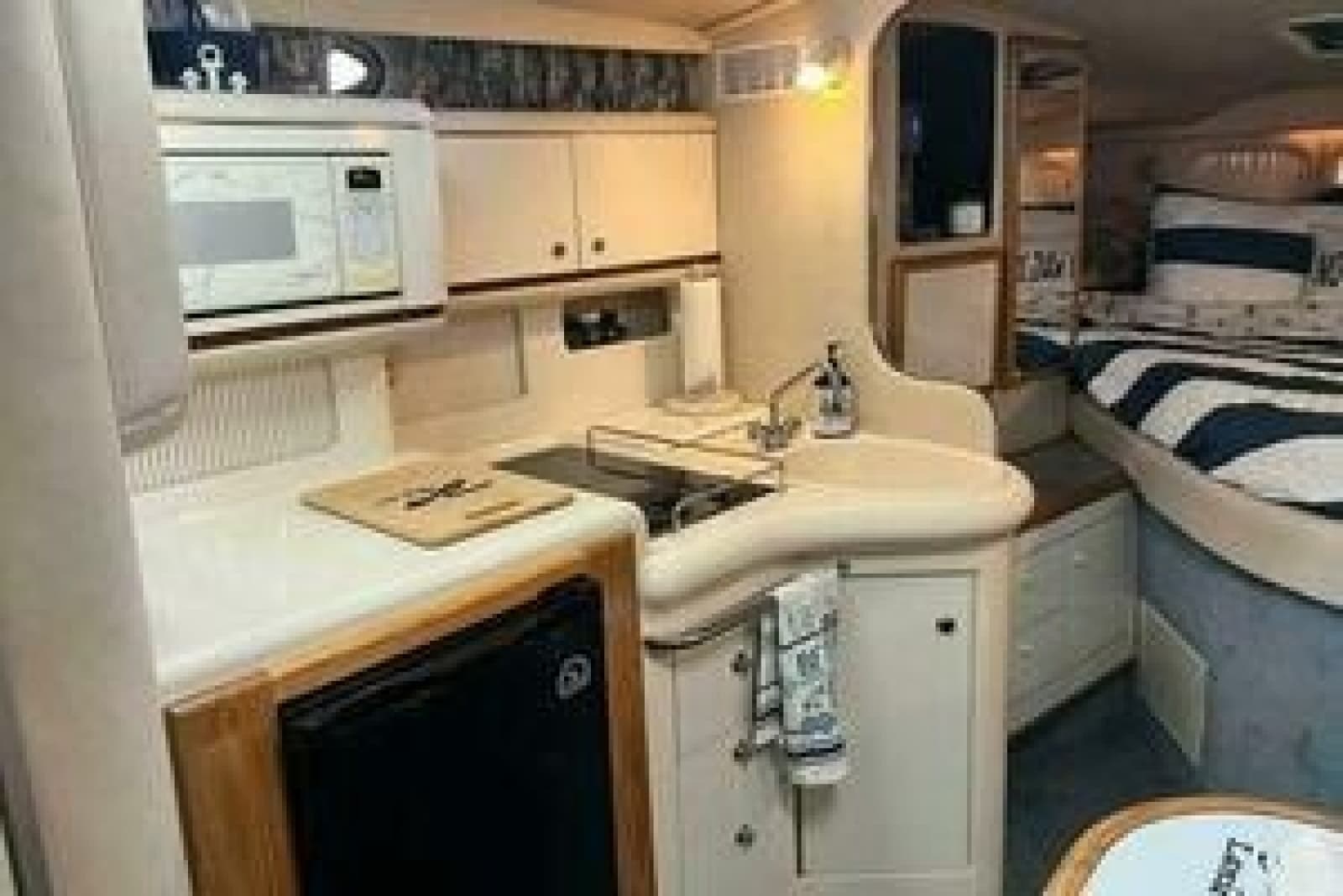 1996 Sea Ray 330 Express Cruiser