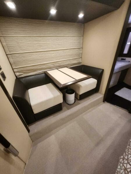 2014 Azimut Flybridge