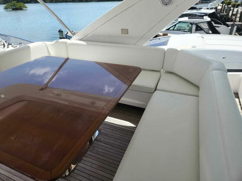 2014 Azimut Flybridge