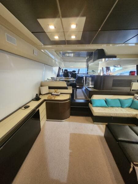 2014 Azimut Flybridge