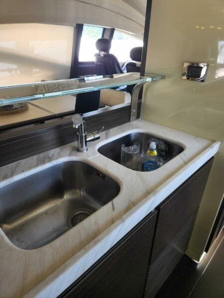 2014 Azimut Flybridge