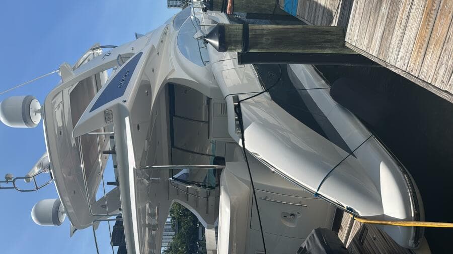 2014 Azimut Flybridge
