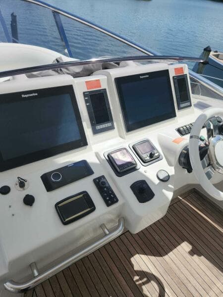 2014 Azimut Flybridge