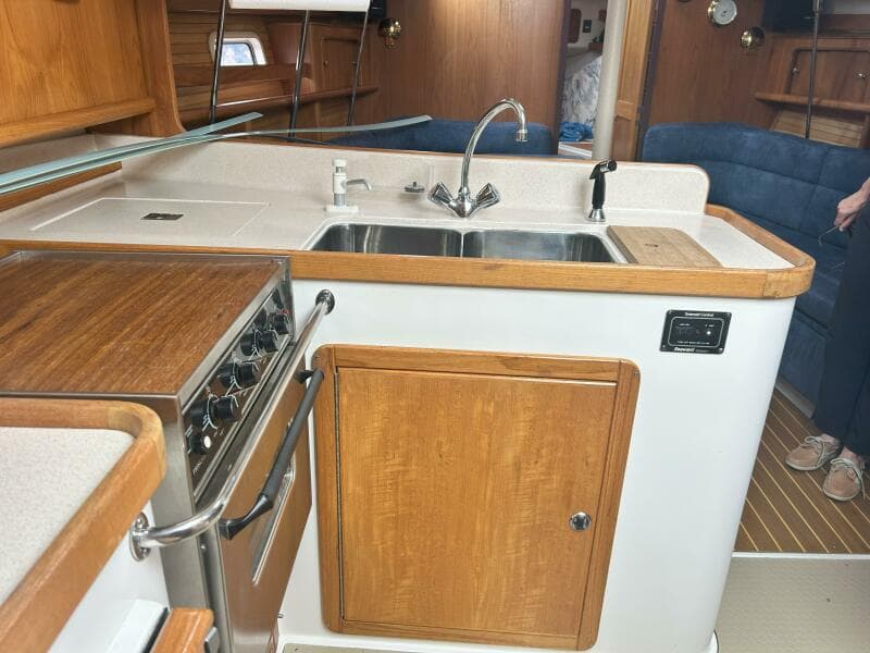 1999 Catalina 380