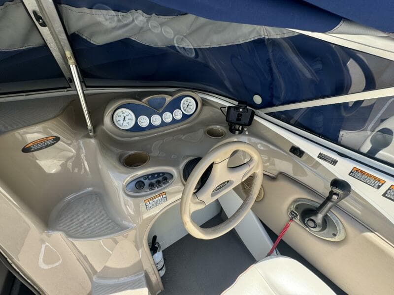 2003 Bayliner 212 Capri Cuddy Cabin