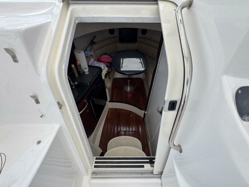 2011 Boston Whaler 305 Conquest