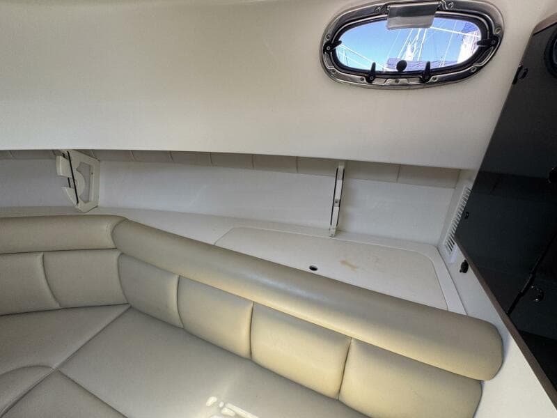 2011 Boston Whaler 305 Conquest