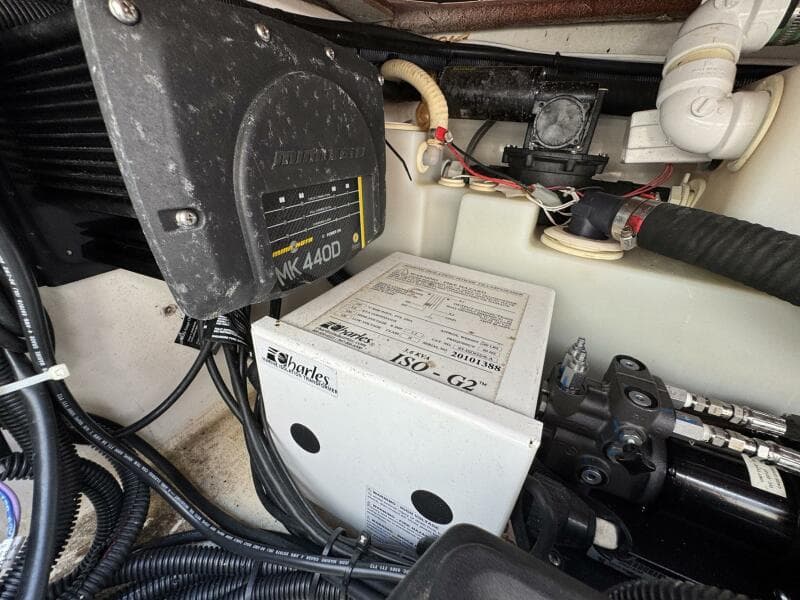 2011 Boston Whaler 305 Conquest