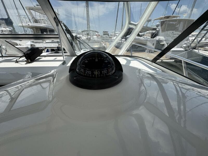 2011 Boston Whaler 305 Conquest