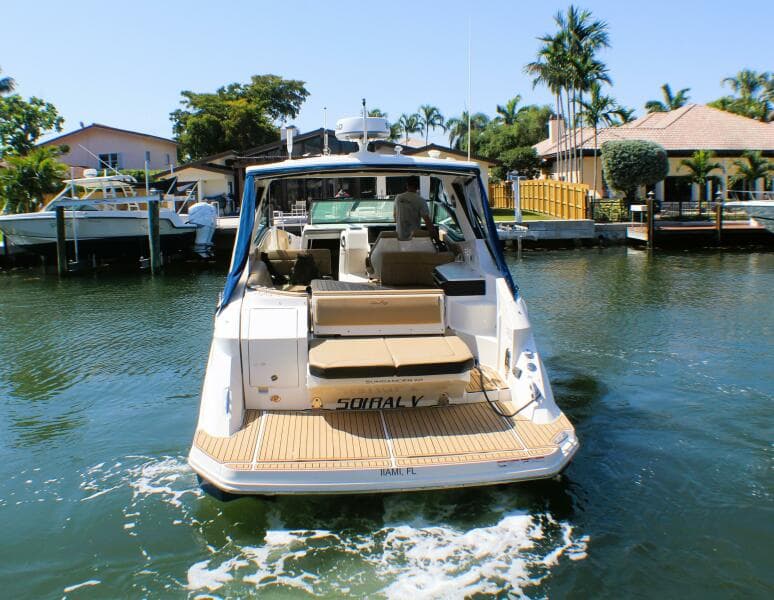 2021 Sea Ray 320 Sundancer