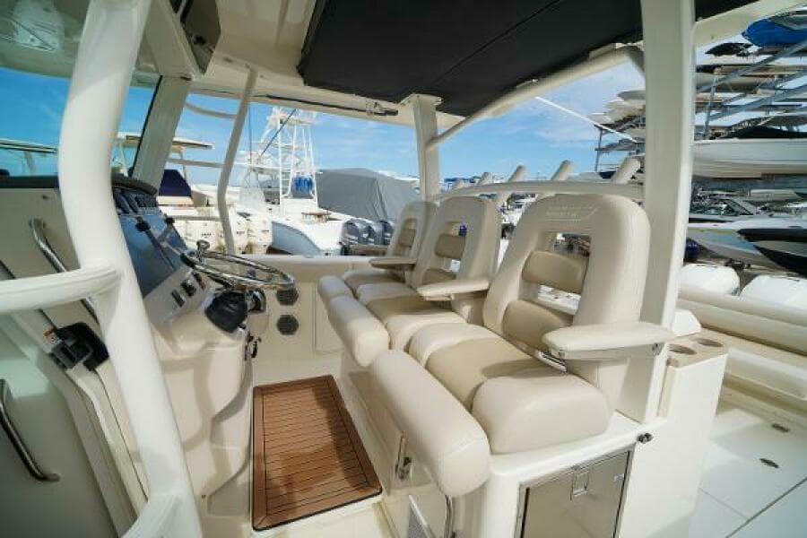 2018 Boston Whaler 380 Outrage
