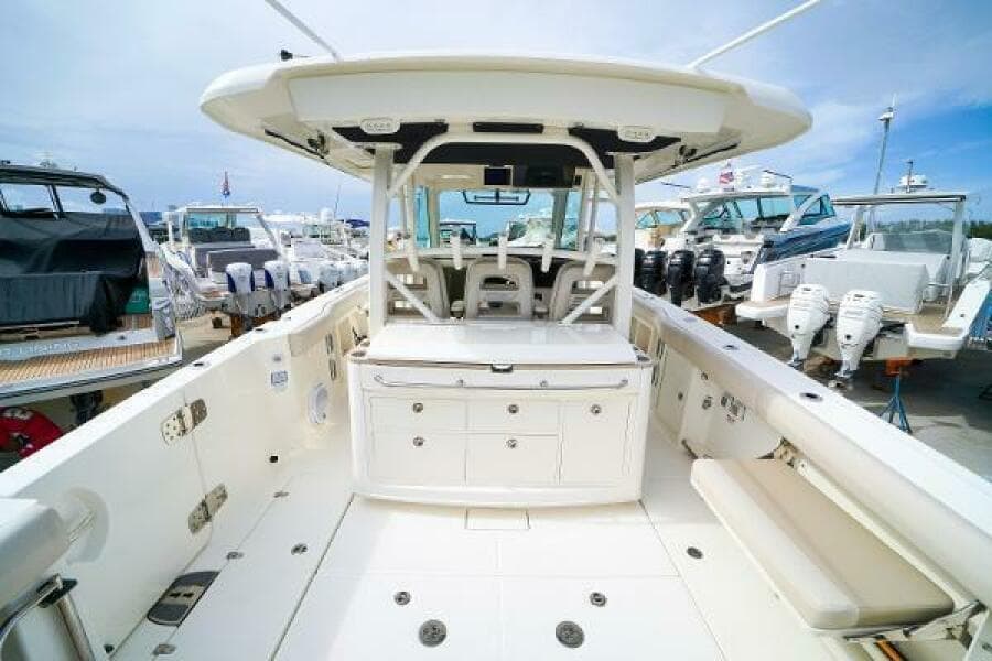 2018 Boston Whaler 380 Outrage