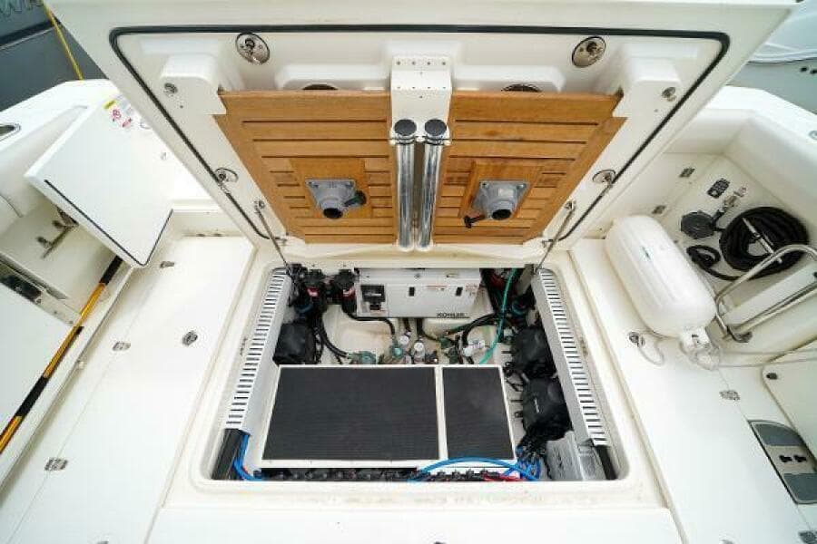 2018 Boston Whaler 380 Outrage