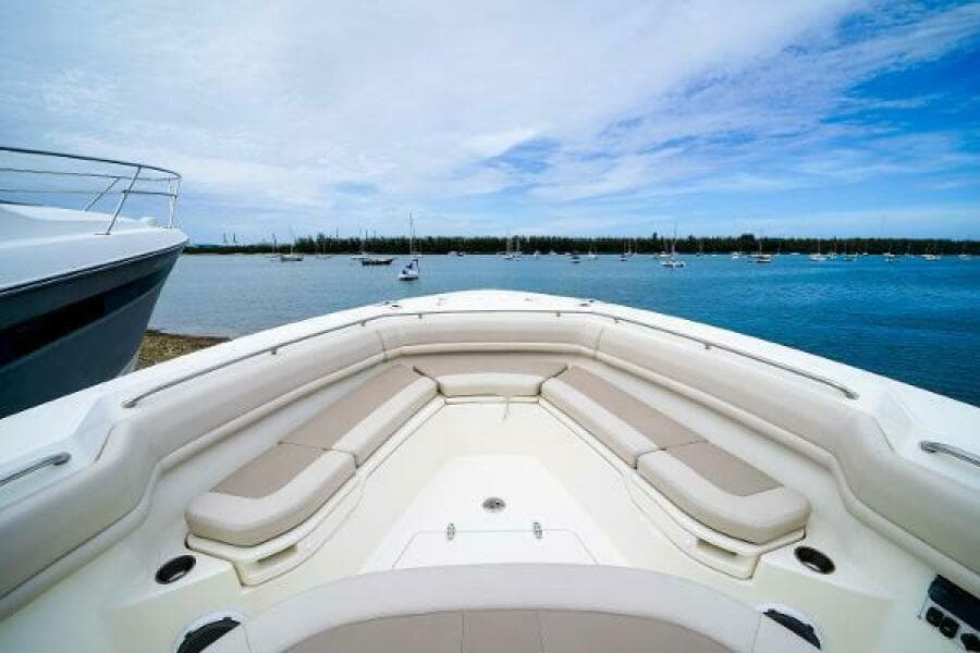 2018 Boston Whaler 380 Outrage