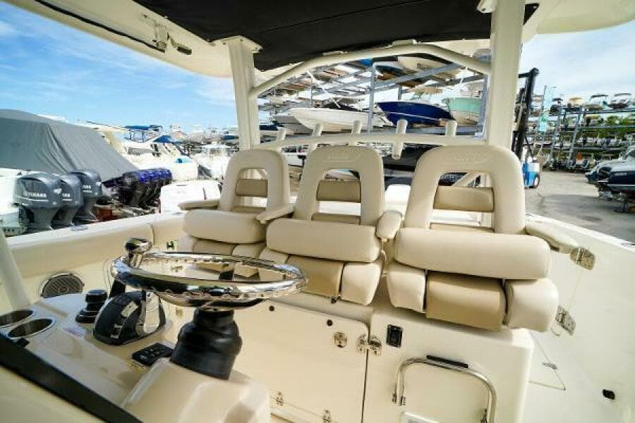 2018 Boston Whaler 380 Outrage