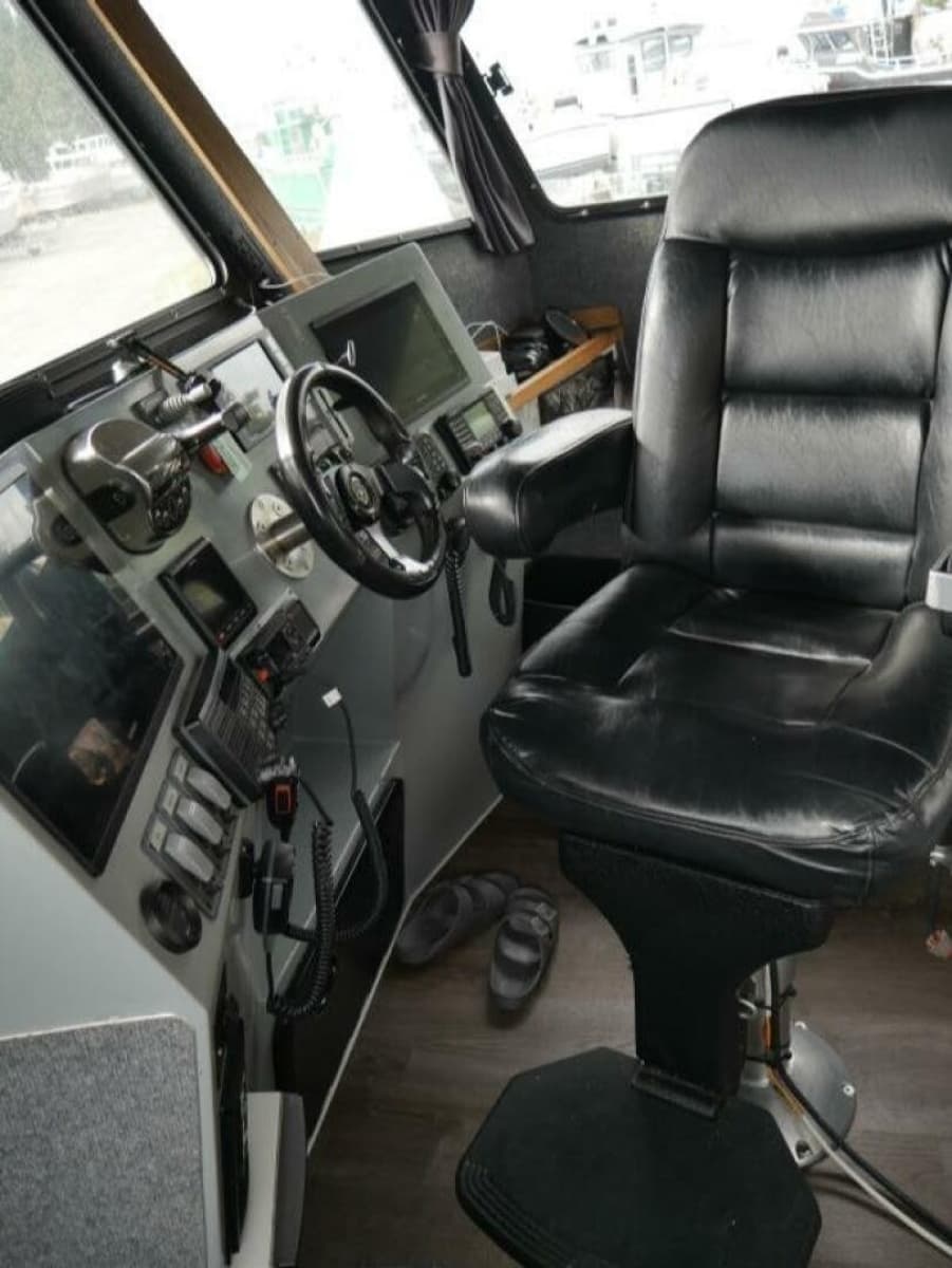 2022 Custom Freestyle Marine 32