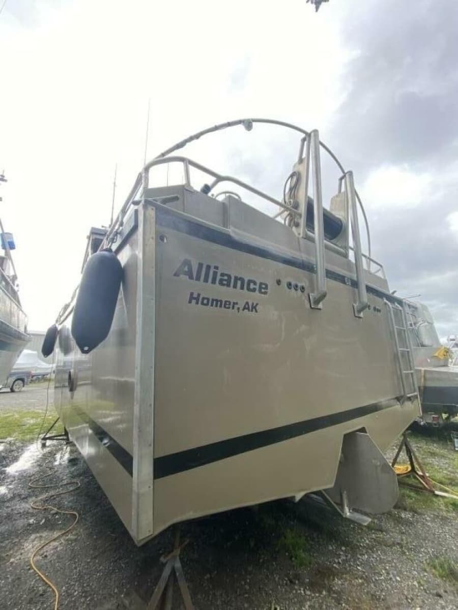 2022 Custom Freestyle Marine 32