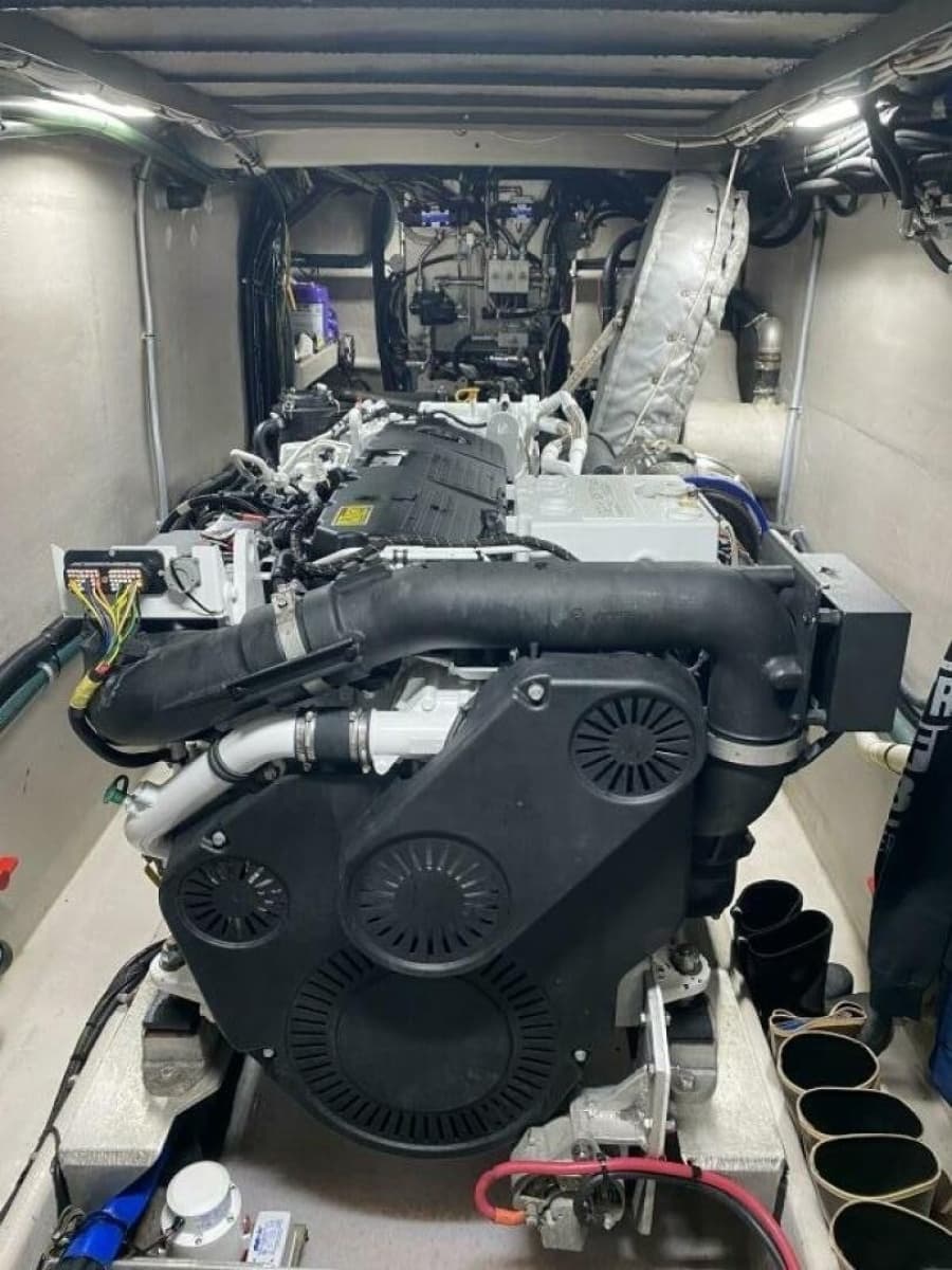 2022 Custom Freestyle Marine 32