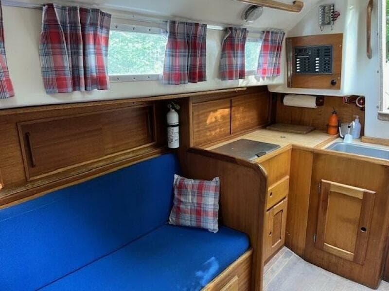 Main Salon W Galley