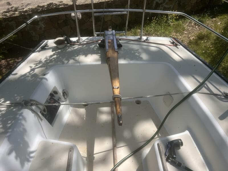 Cockpit With Tiller