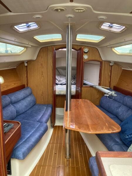 2000 Hunter 320