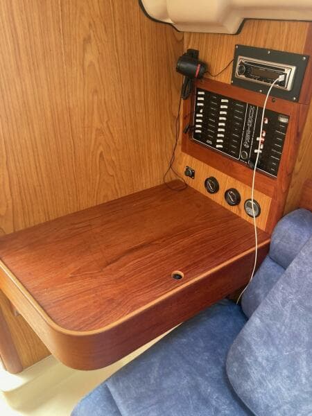 2000 Hunter 320