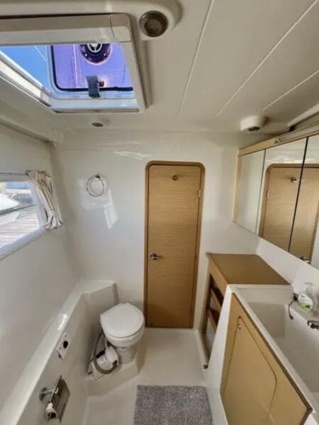 2012-lagoon-400-sail-9817119-20250528100426487-1_XLARGE.jpg