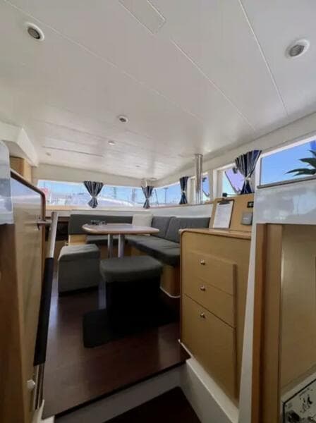 2012-lagoon-400-sail-9817119-20250528100436530-1_XLARGE.jpg