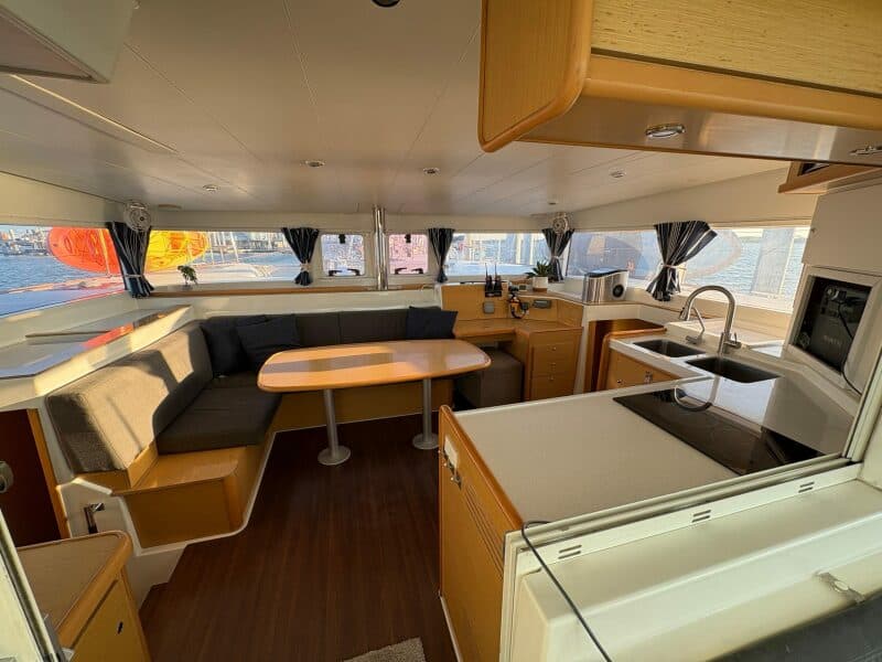 2012-lagoon-400-sail-9817119-20250528100311832-1_XLARGE.jpg