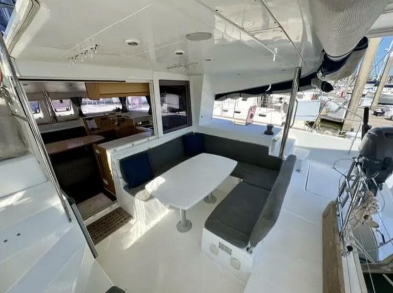 2012-lagoon-400-sail-9817119-20250528100403740-1_XLARGE.jpg
