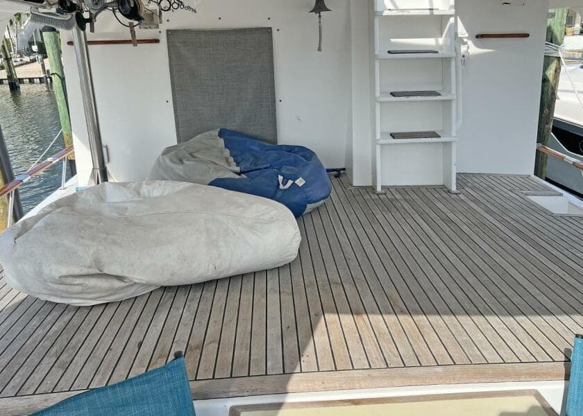 1987 DeFever Tri-Cabin