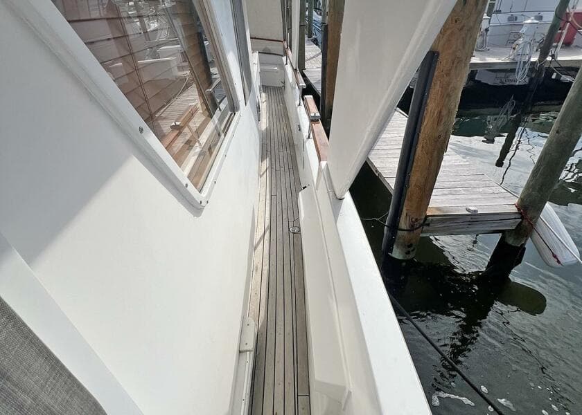 1987 DeFever Tri-Cabin