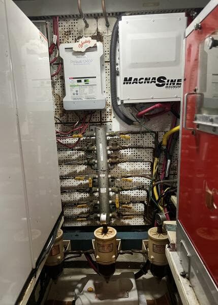 1987 DeFever Tri-Cabin