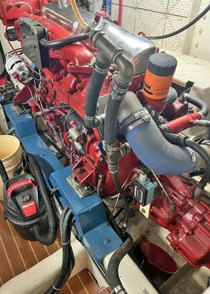 1987 DeFever Tri-Cabin