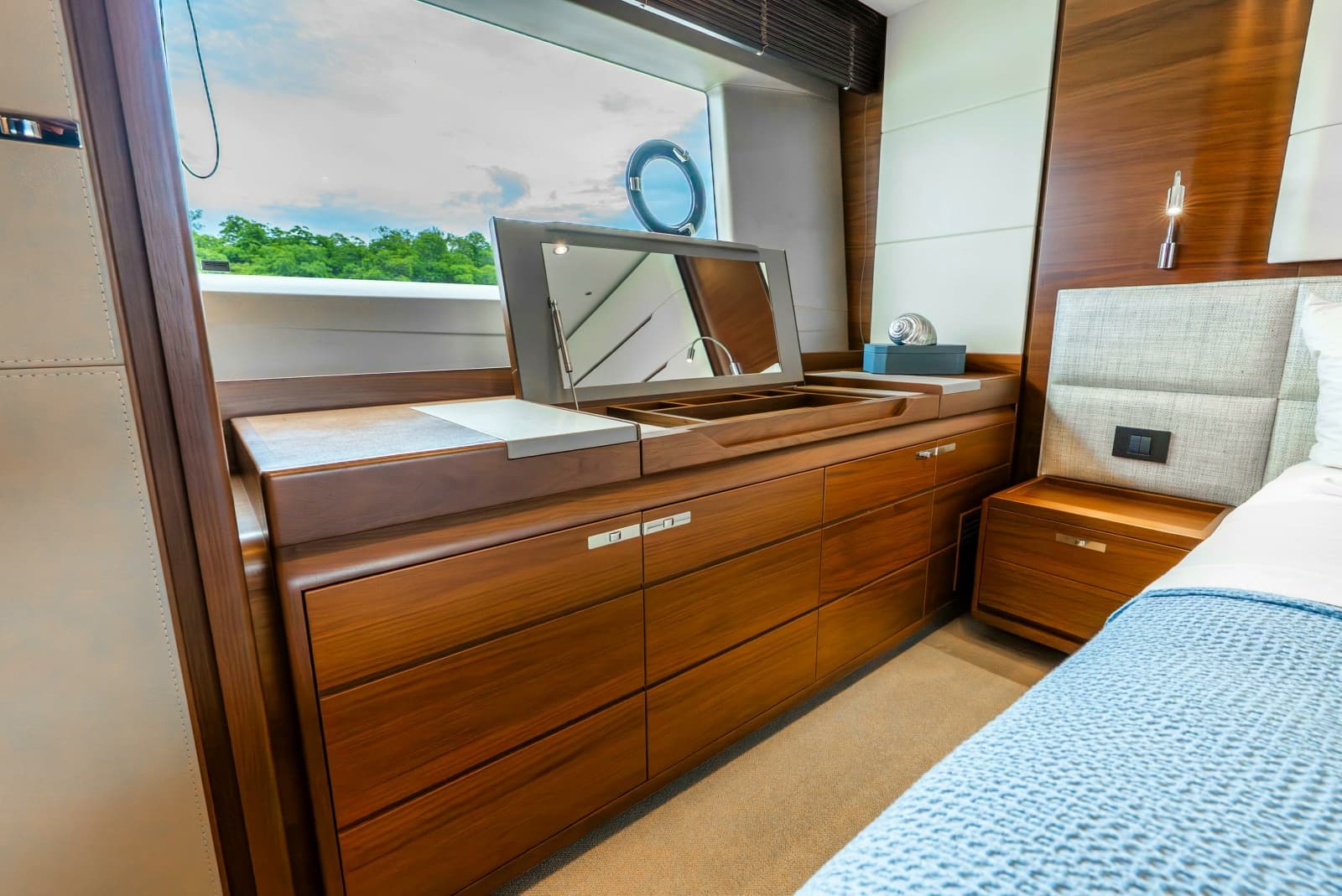 2018 Princess Yachts 