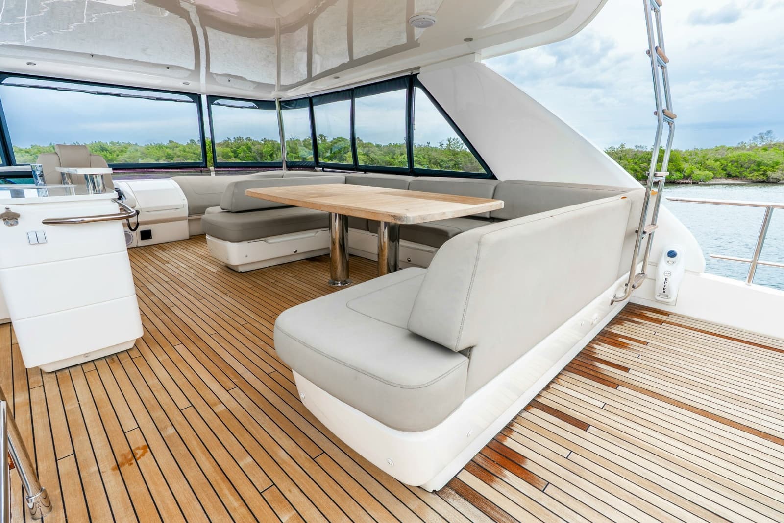 2018 Princess Yachts 