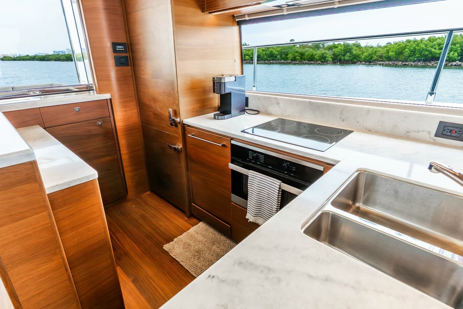 2018 Princess Yachts 