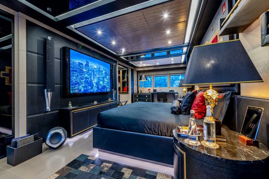 2017 Overmarine Mangusta 165 E