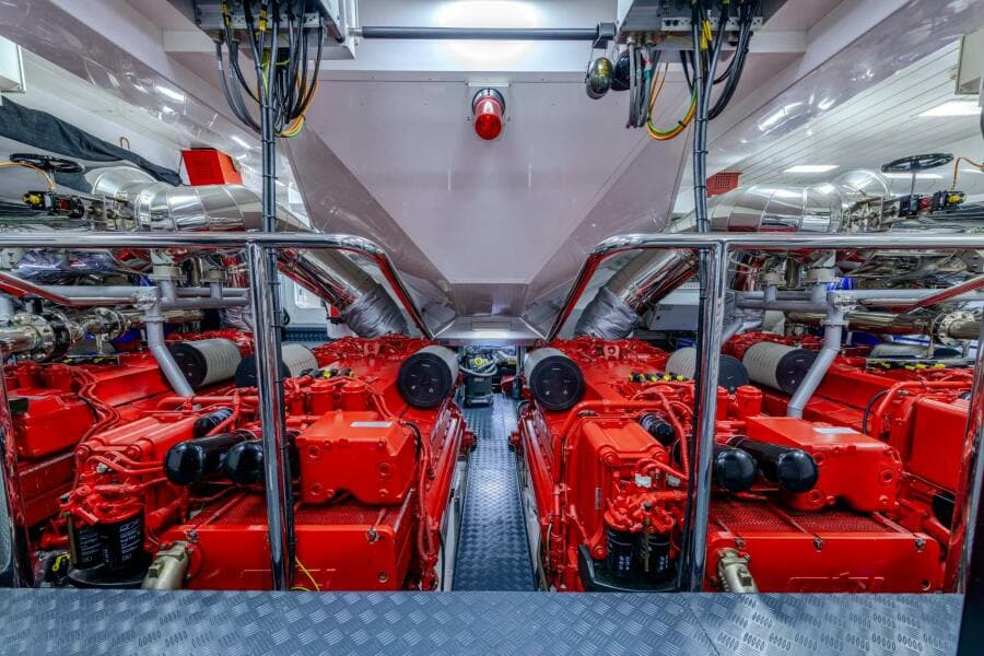 2017 Overmarine Mangusta 165 E