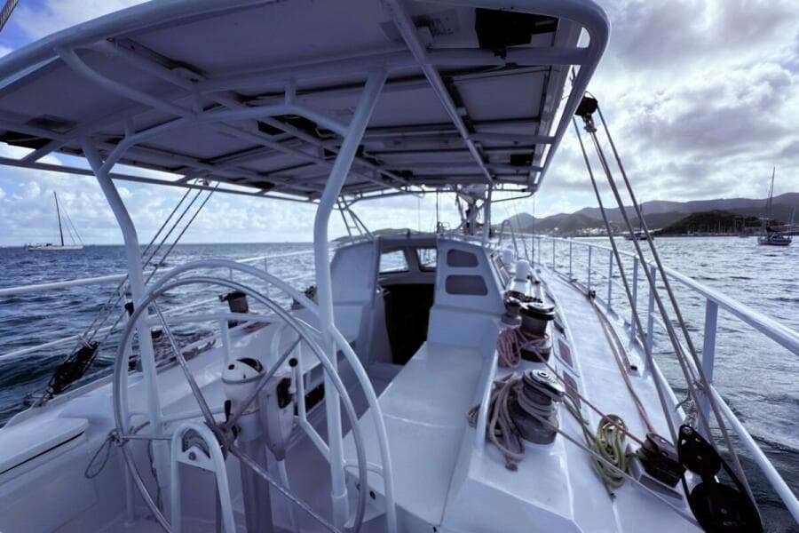 02 Cockpit Mare Via 52 Caribbean