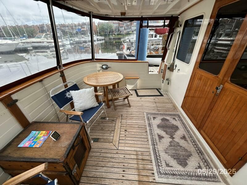36' Kadey-Krogen aftdeck port
