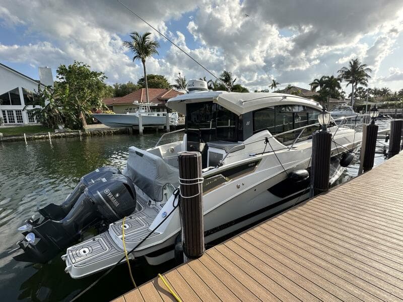 2020 Four Winns Vista 355 Coupe
