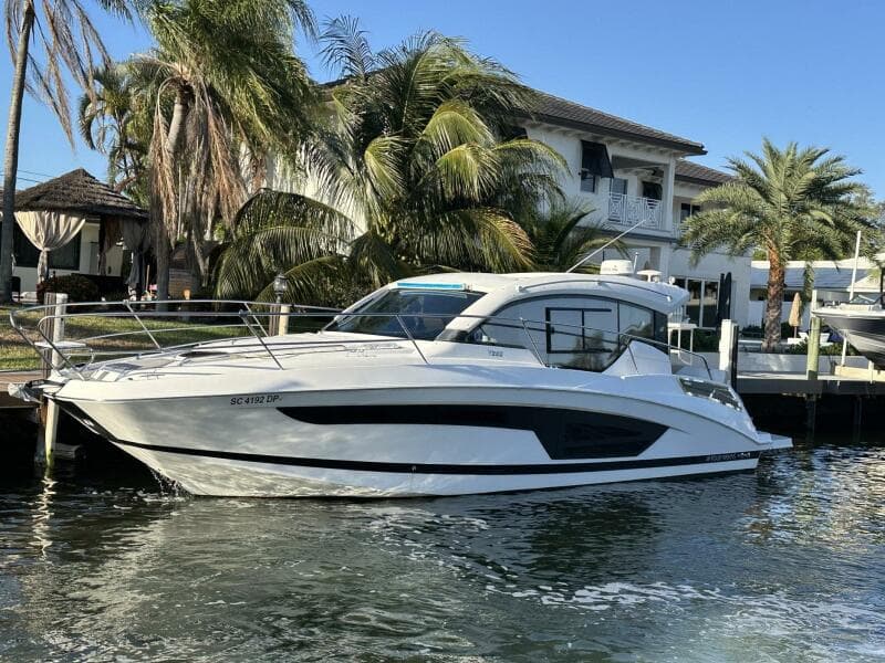 2020 Four Winns Vista 355 Coupe