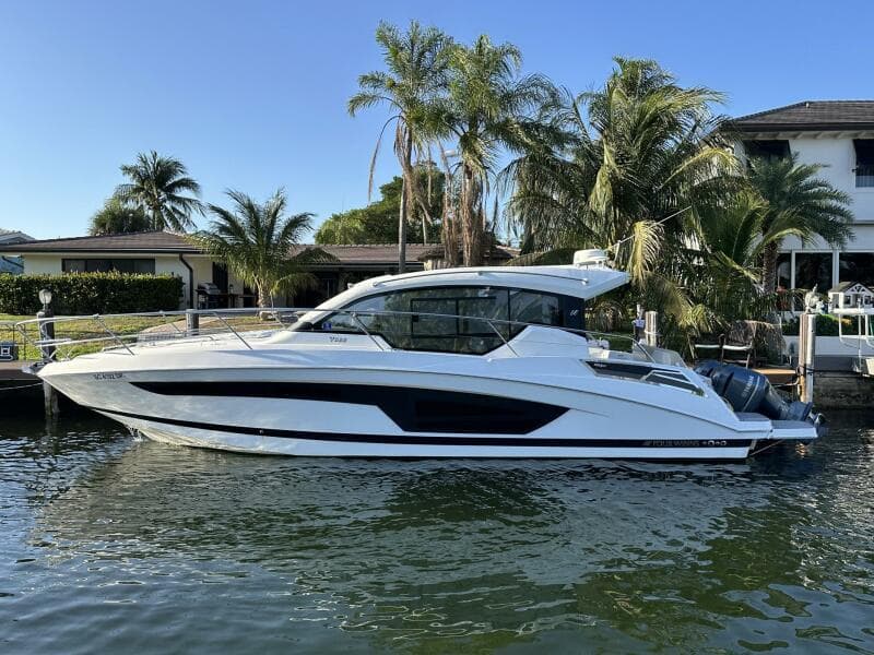 2020 Four Winns Vista 355 Coupe