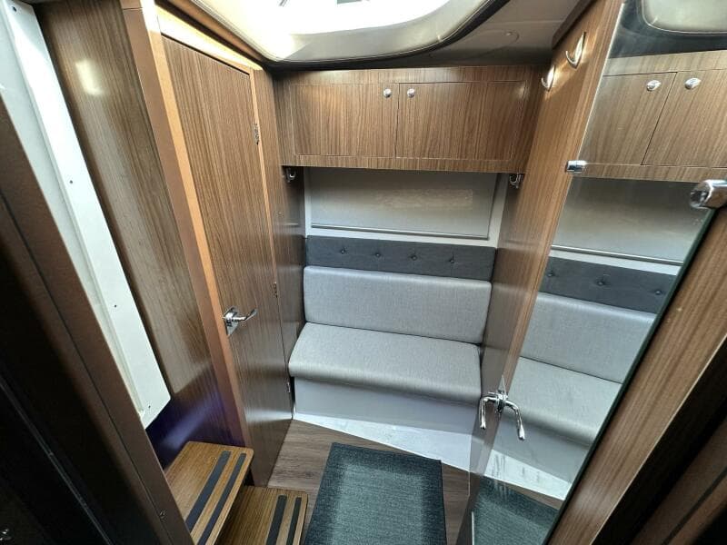 2020 Four Winns Vista 355 Coupe